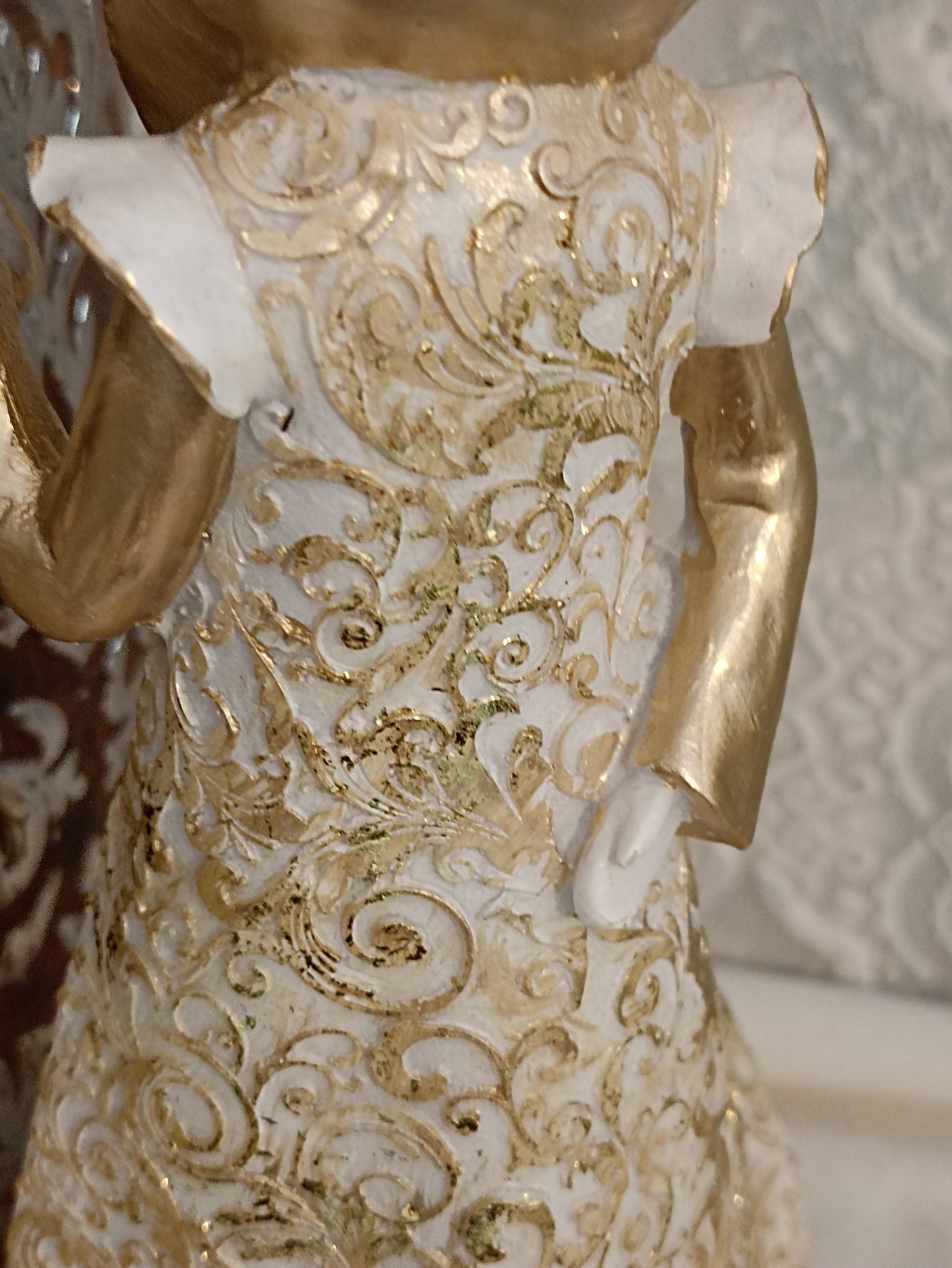 elegáns arany nyuszi
